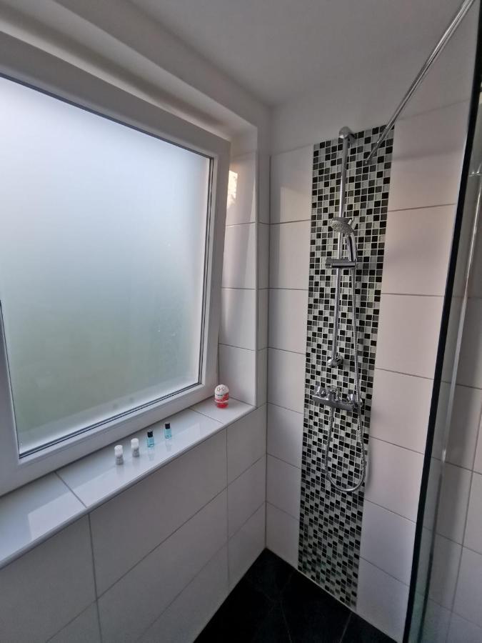Liebevoll Eingerichtete Ferienwohnung - Zentrale Lage - Netflix & Paytv Wilhelmshaven Exterior photo