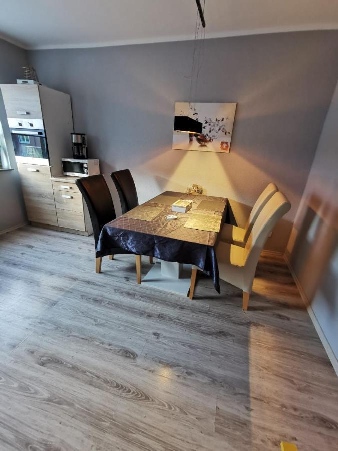 Liebevoll Eingerichtete Ferienwohnung - Zentrale Lage - Netflix & Paytv Wilhelmshaven Exterior photo